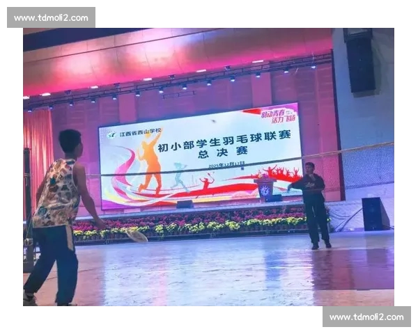 激情对决点燃赛场羽毛球竞技展现速度力量与智慧之美巅峰较量荣耀绽放 激情对决点燃赛场羽毛球竞技展现速度力量与智慧之美巅峰较量荣耀绽放